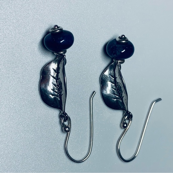 Silpada Vintage VERY RARE Sterling Leaf with Sodalite Bead French Wire E… - Picture 14 of 16